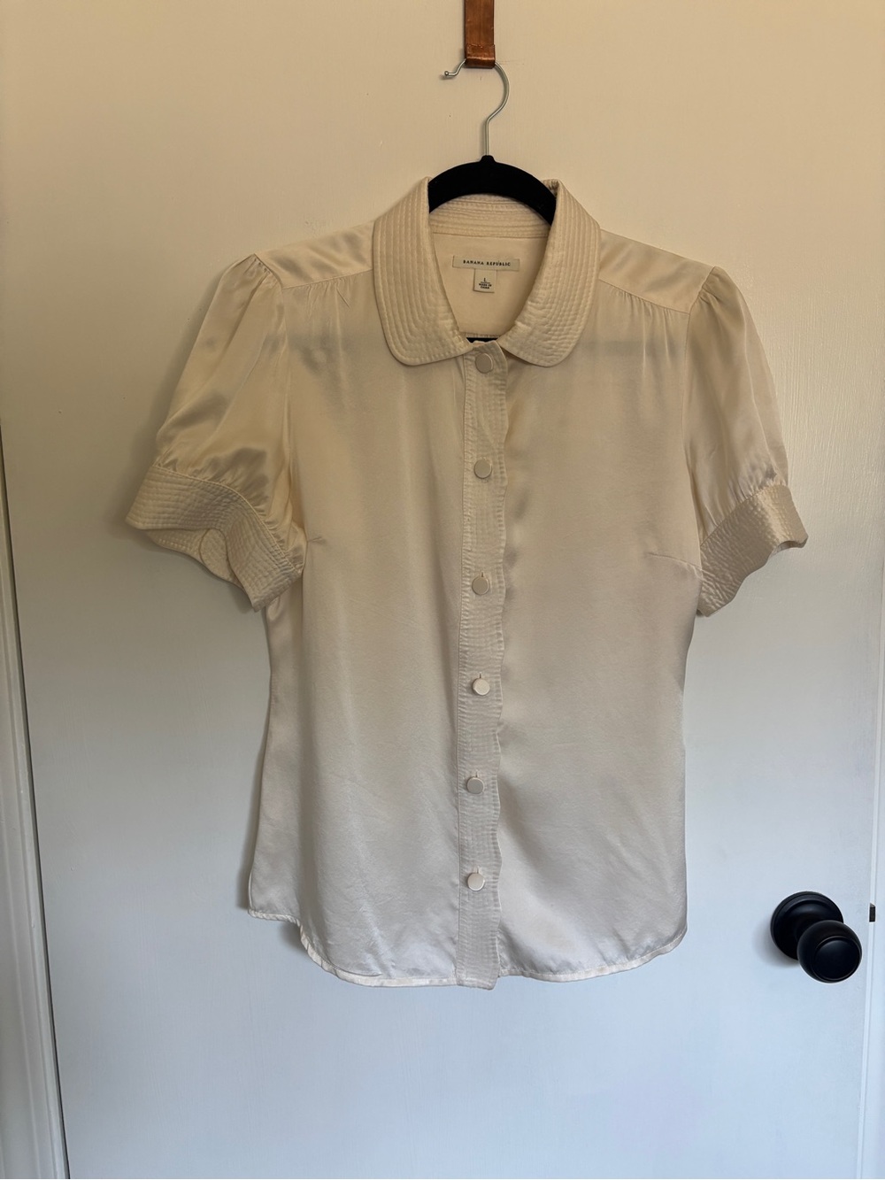 Banana Republic Cream Short-Sleeve Button Front Blouse